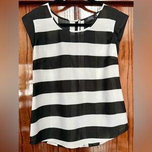 The Limited Women's Sleeveless Blouse Tank Top Medium Black White Stripes